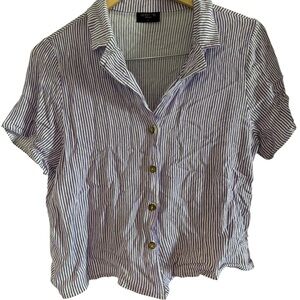 Gemstone Women's Purple and White Striped Button-Down Crop Top Size XL